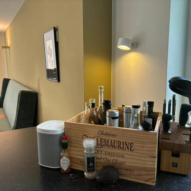 FlexiLume™ | Kabellose dimmbare LED-Wandleuchte mit 360°-Drehfunktion